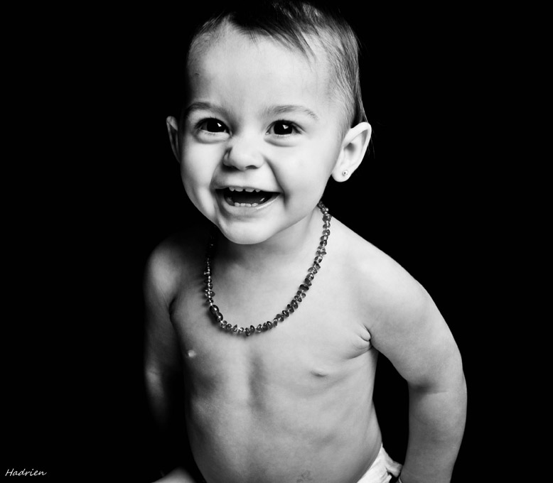 Portrait photo de nouveau-né à Reims - Studio Hadrien